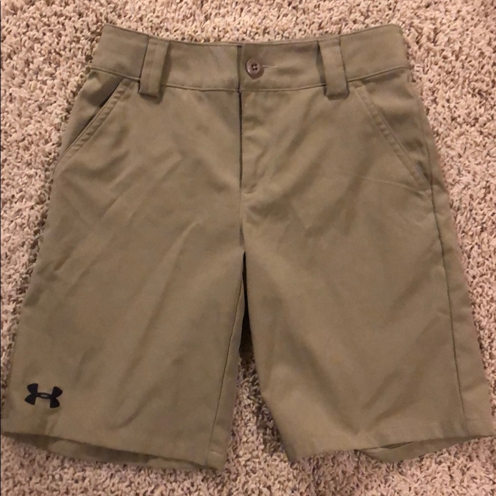Under Armour boys small short